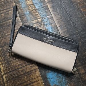 Kate Spade Large Wristlet
